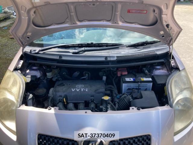 Toyota VITZ 2006-07 8247076-12
