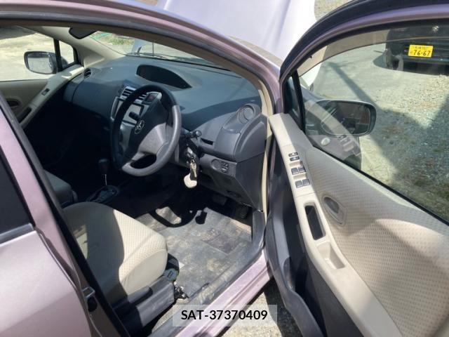 Toyota VITZ 2006-07 8247076-13