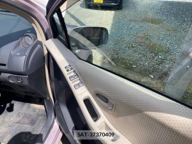 Toyota VITZ 2006-07 8247076-14