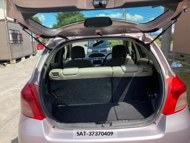 Toyota VITZ 2006-07 8247076-17