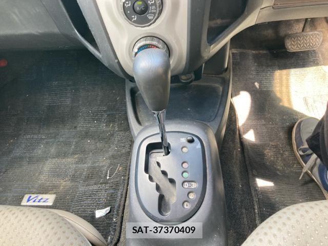 Toyota VITZ 2006-07 8247076-22
