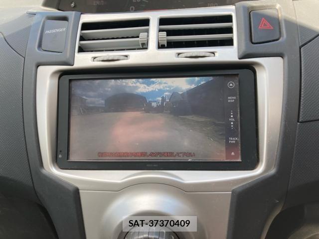 Toyota VITZ 2006-07 8247076-25