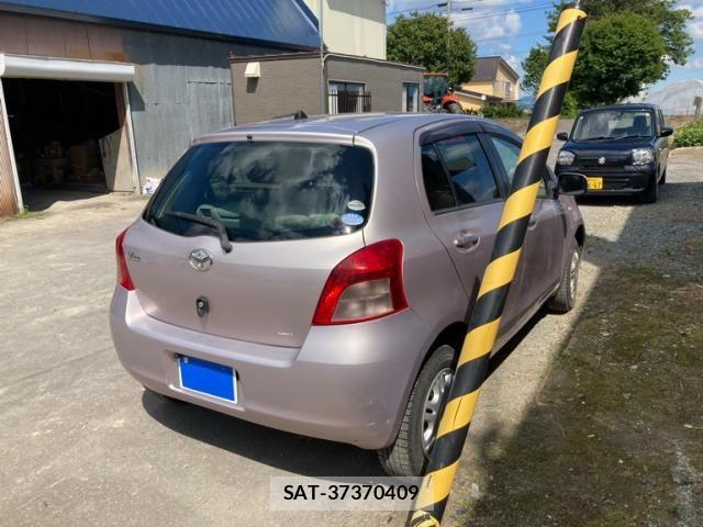 Toyota VITZ 2006-07 8247076-4