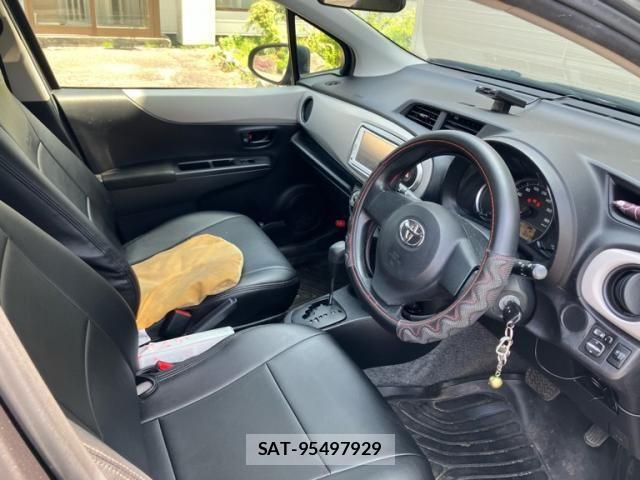 Toyota VITZ 2013-03 8247075-11