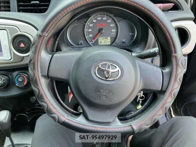 Toyota VITZ 2013-03 8247075-14