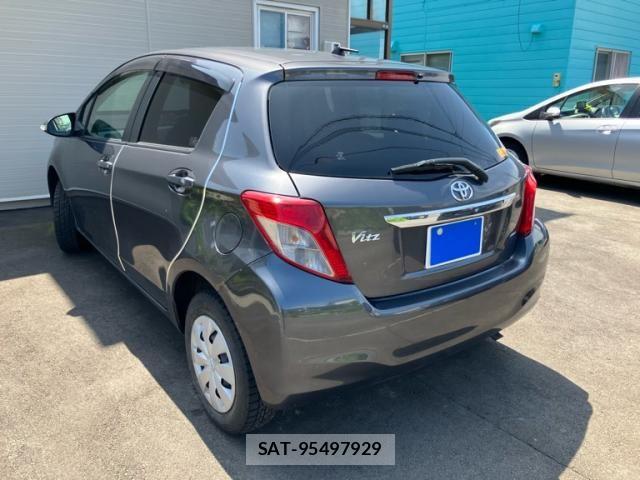 Toyota VITZ 2013-03 8247075-3