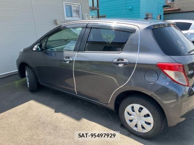 Toyota VITZ 2013-03 8247075-5
