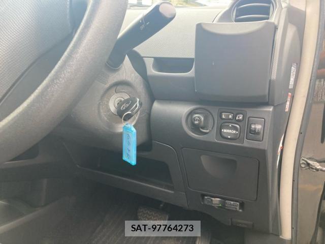 Toyota VITZ 2009-05 8317882-14