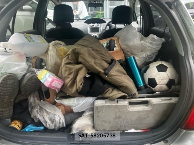 Toyota VITZ 2008-03 8338386-6