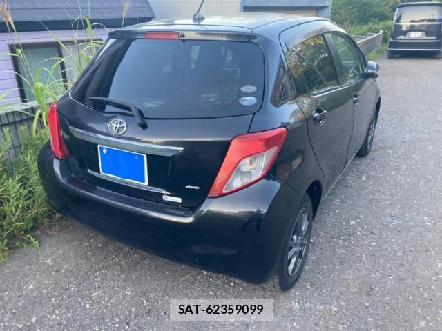 Toyota VITZ 2011-08 8369621-2