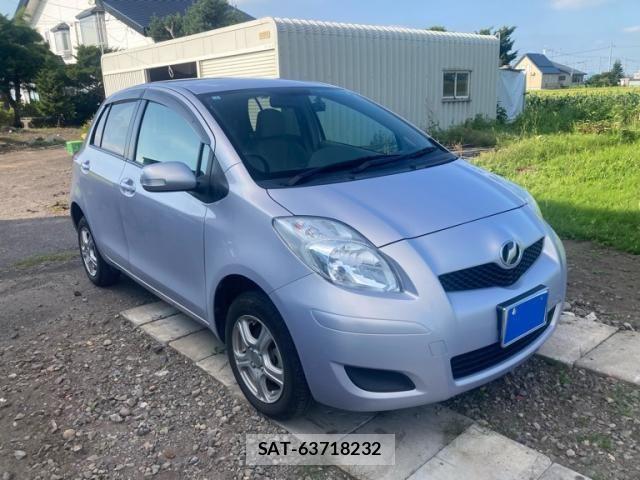 Toyota VITZ 2011-01 8369619-2