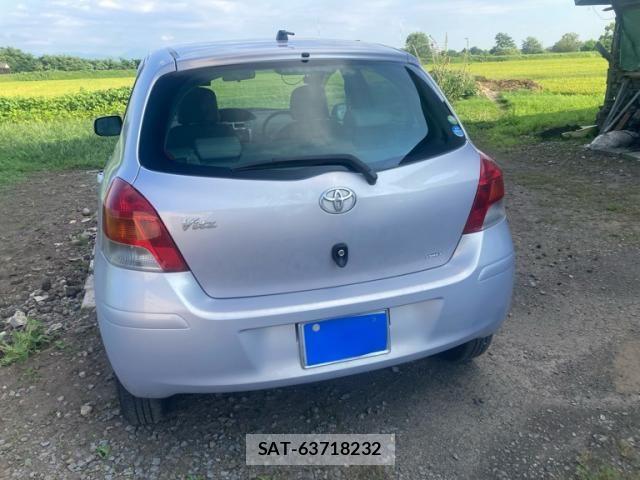 Toyota VITZ 2011-01 8369619-3