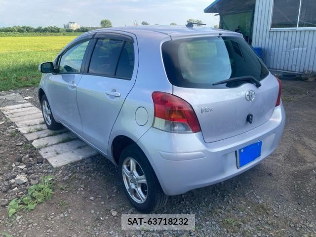 Toyota VITZ 2011-01 8369619-4