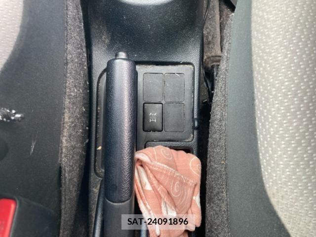 Toyota VITZ 2011-07 8369622-11