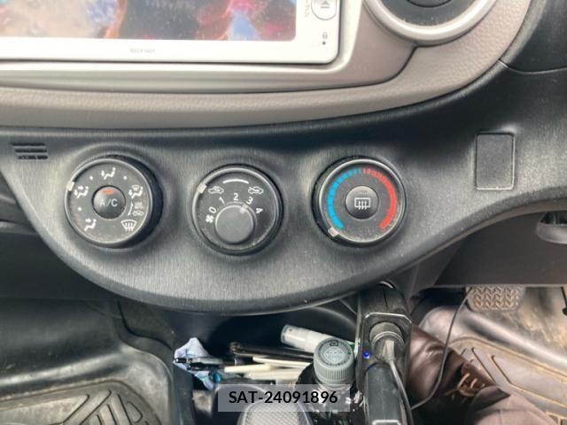 Toyota VITZ 2011-07 8369622-13