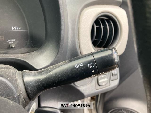 Toyota VITZ 2011-07 8369622-7