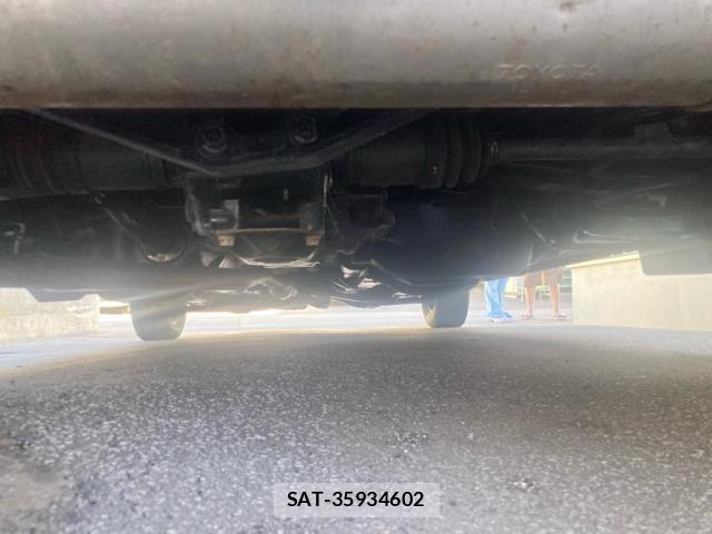 Toyota VITZ 2018-09 8410970-6