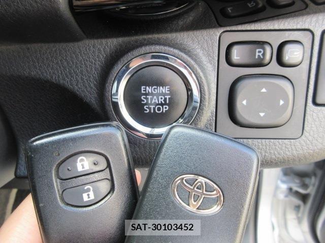 Toyota VITZ 2018-08 8458728-9