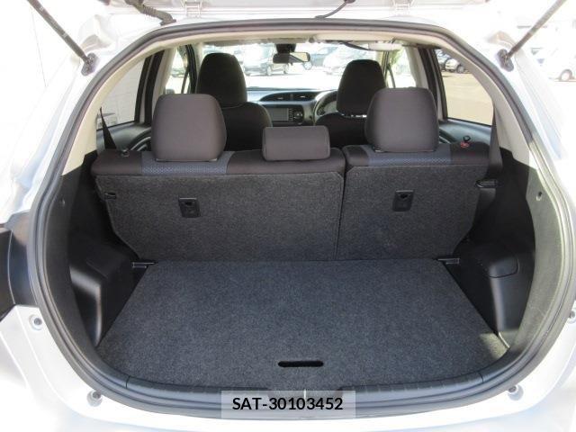 Toyota VITZ 2018-08 8458728-27