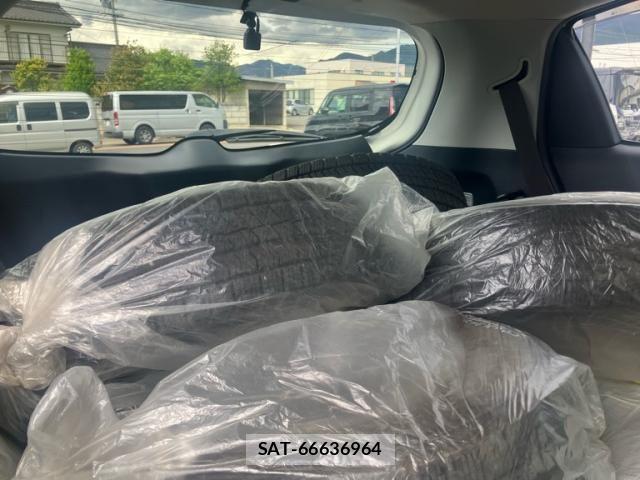 Toyota VITZ 2019-01 8667103-13
