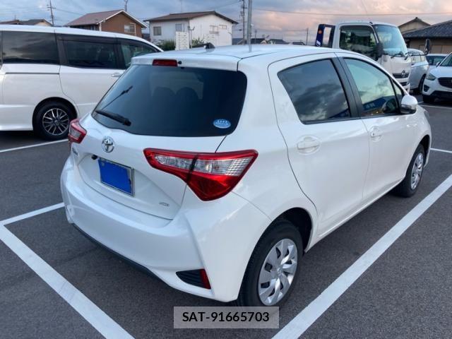 Toyota VITZ 2018-08 8662209-3