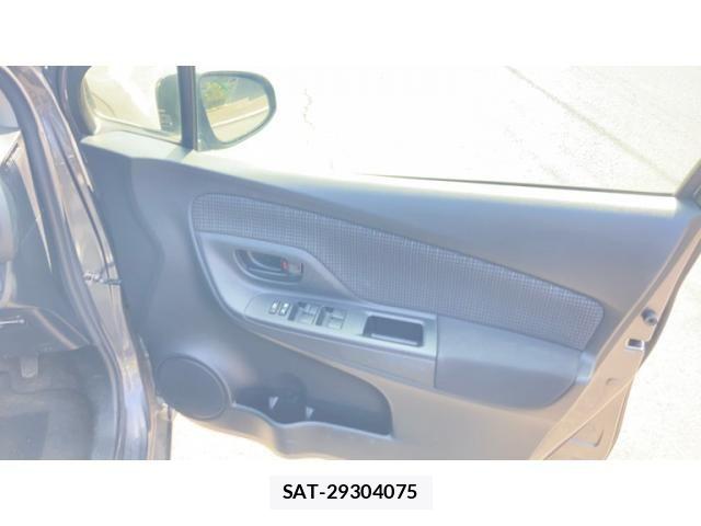 Toyota VITZ 2018-06 8746650-9