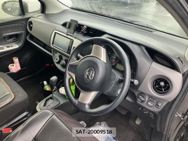 Toyota VITZ 2016-09 8851003-10