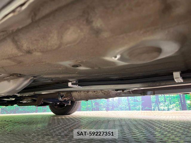 Toyota VITZ 2012-07 8872356-19