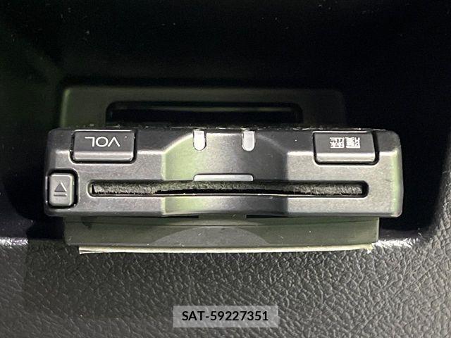 Toyota VITZ 2012-07 8872356-4