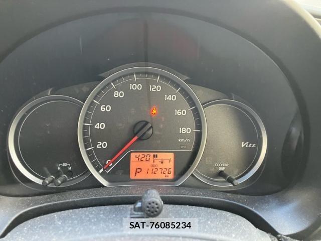 Toyota VITZ 2013-09 8872357-19