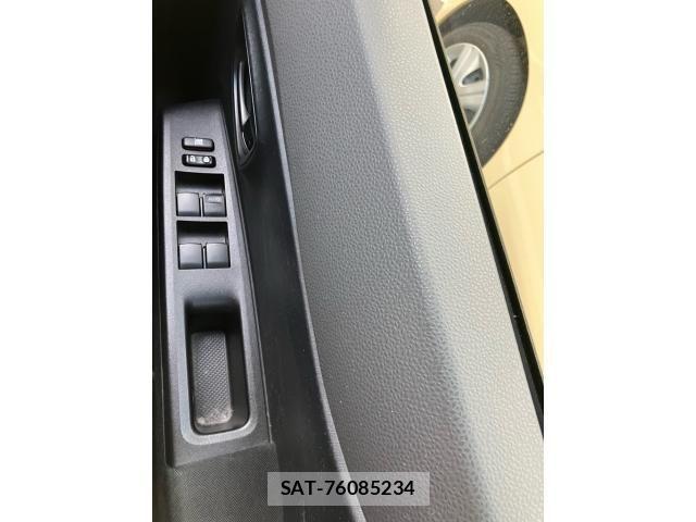 Toyota VITZ 2013-09 8872357-24