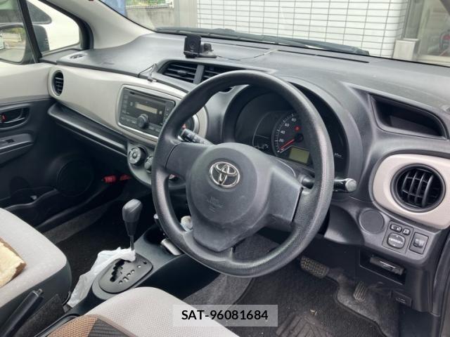 Toyota VITZ 2011-09 8884559-11