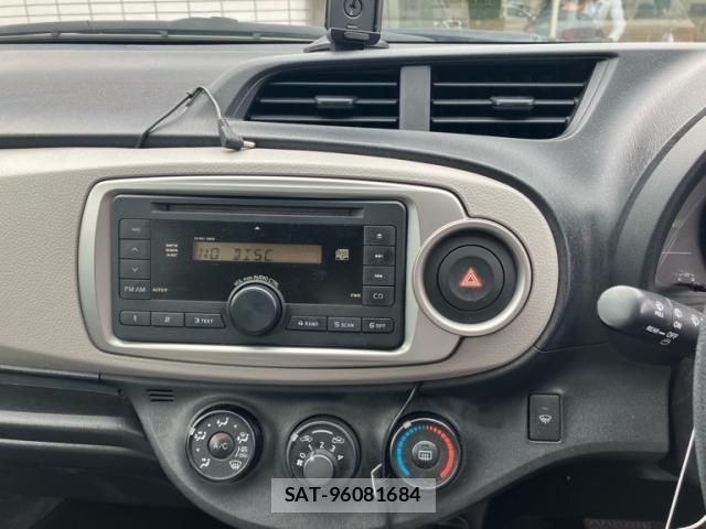 Toyota VITZ 2011-09 8884559-16