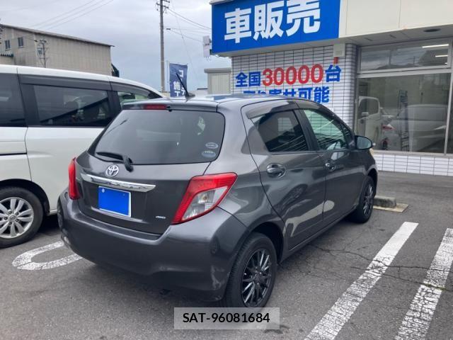 Toyota VITZ 2011-09 8884559-3