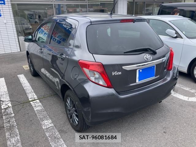 Toyota VITZ 2011-09 8884559-4