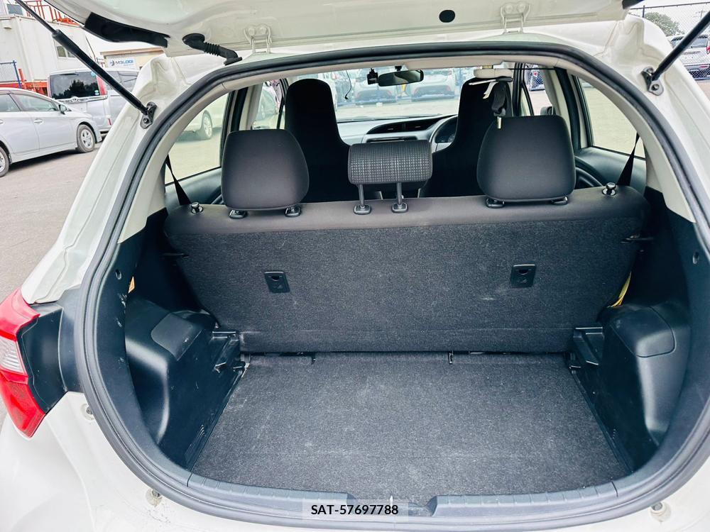 Toyota VITZ 2018 1300106-24