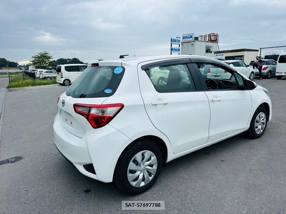 Toyota VITZ 2018 1300106-4