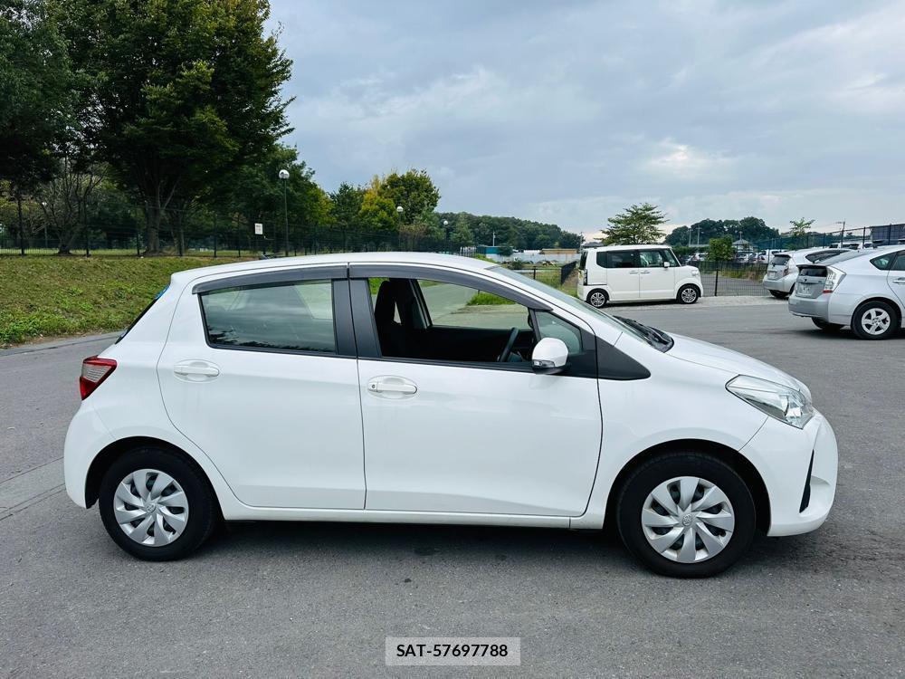 Toyota VITZ 2018 1300106-5