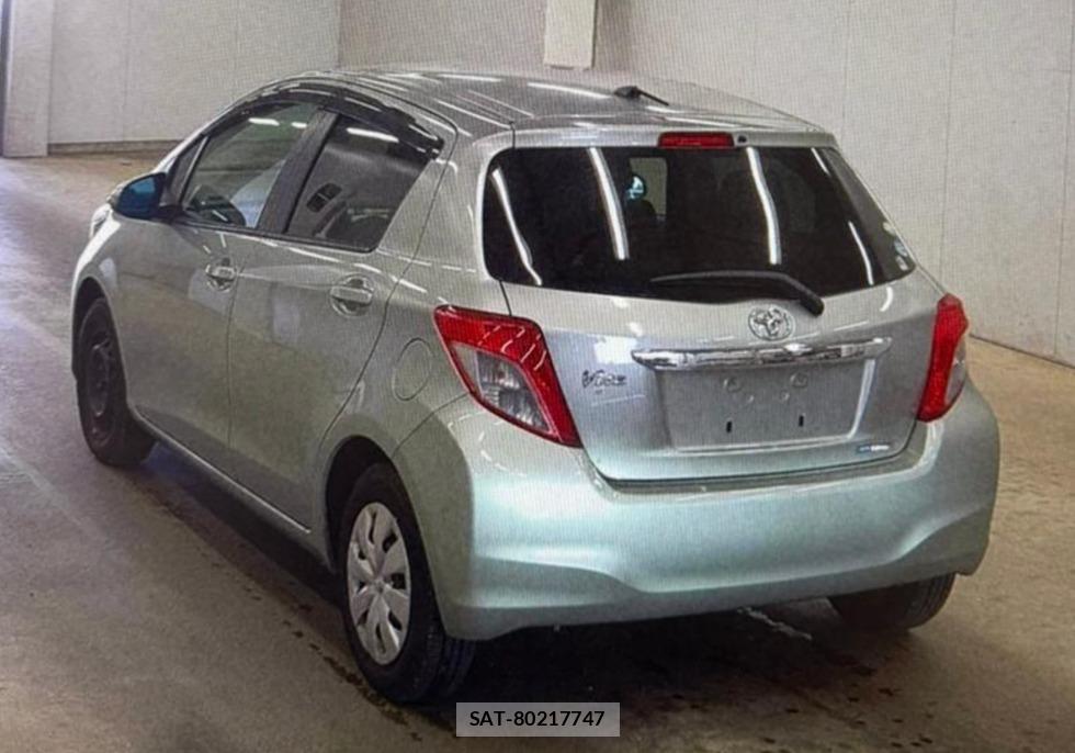 Toyota VITZ 2011 2420125-2