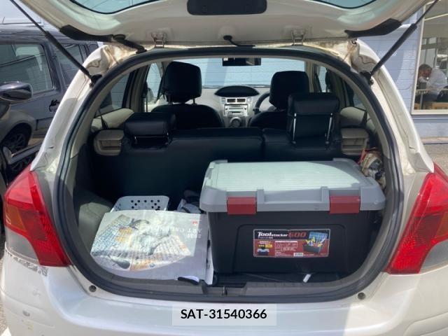 Toyota VITZ 2009-10 7226735-12