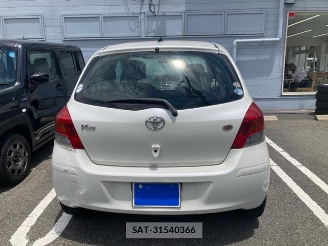 Toyota VITZ 2009-10 7226735-3