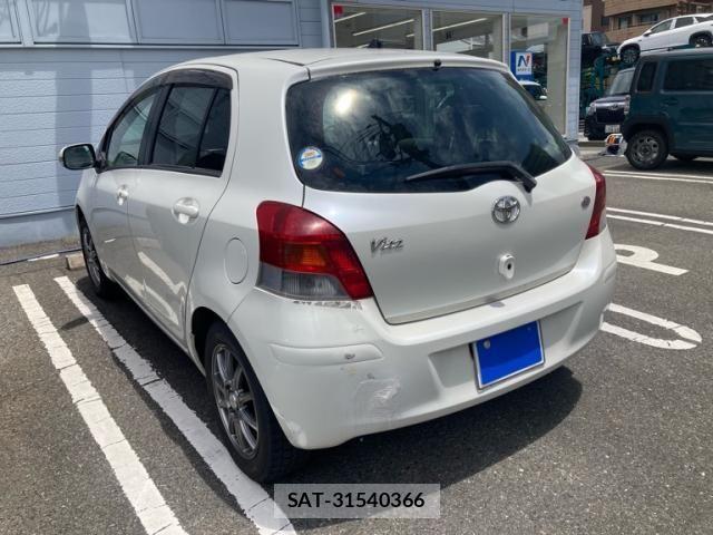 Toyota VITZ 2009-10 7226735-5