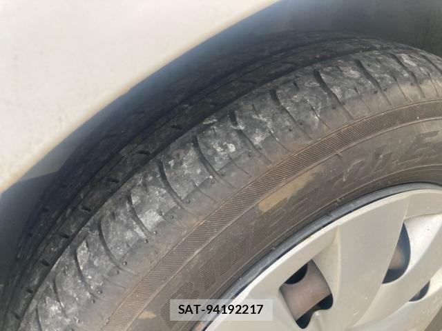 Toyota VITZ 2012-04 7226732-10