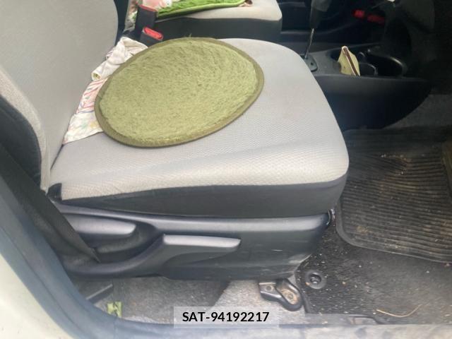 Toyota VITZ 2012-04 7226732-12