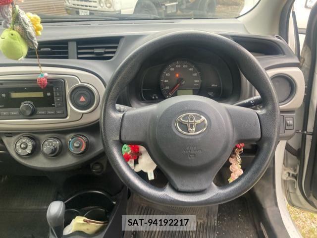 Toyota VITZ 2012-04 7226732-14