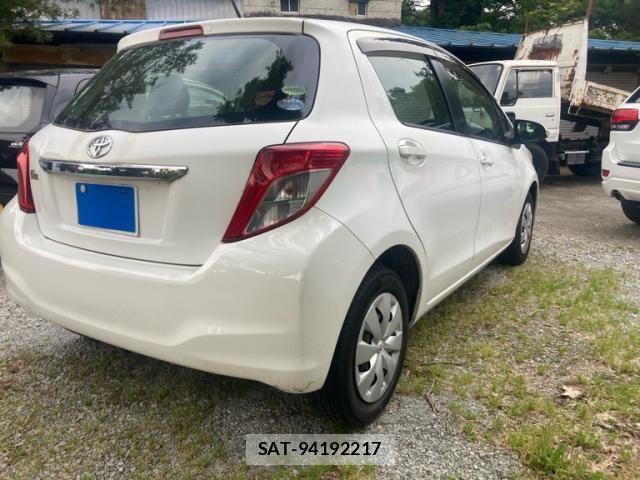 Toyota VITZ 2012-04 7226732-3