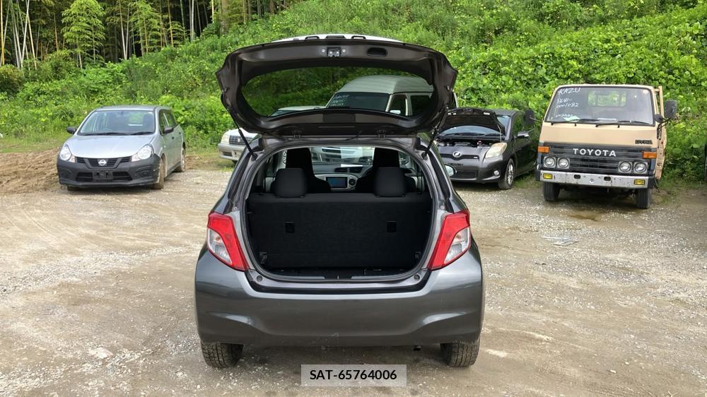 Toyota VITZ 2012-04 7603302-20