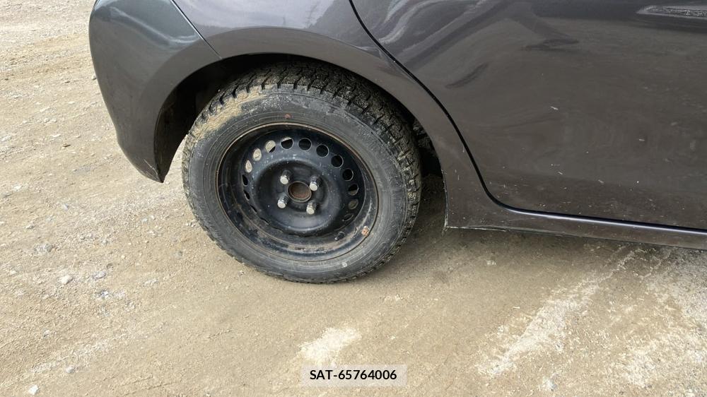 Toyota VITZ 2012-04 7603302-21