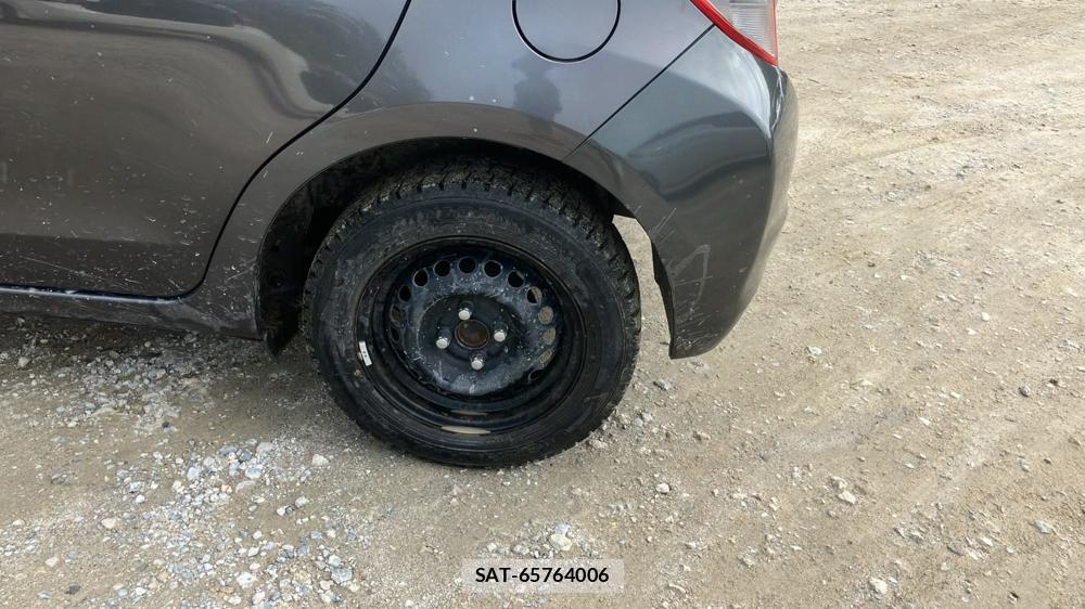 Toyota VITZ 2012-04 7603302-24