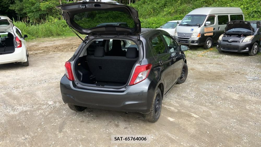 Toyota VITZ 2012-04 7603302-4